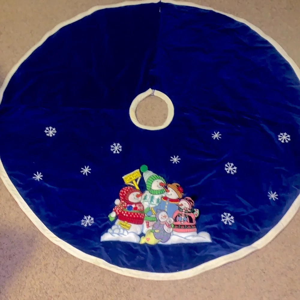 Christmas Tree Skirt Snowman Family Blue/Red Flip Side Festive Holiday Winter